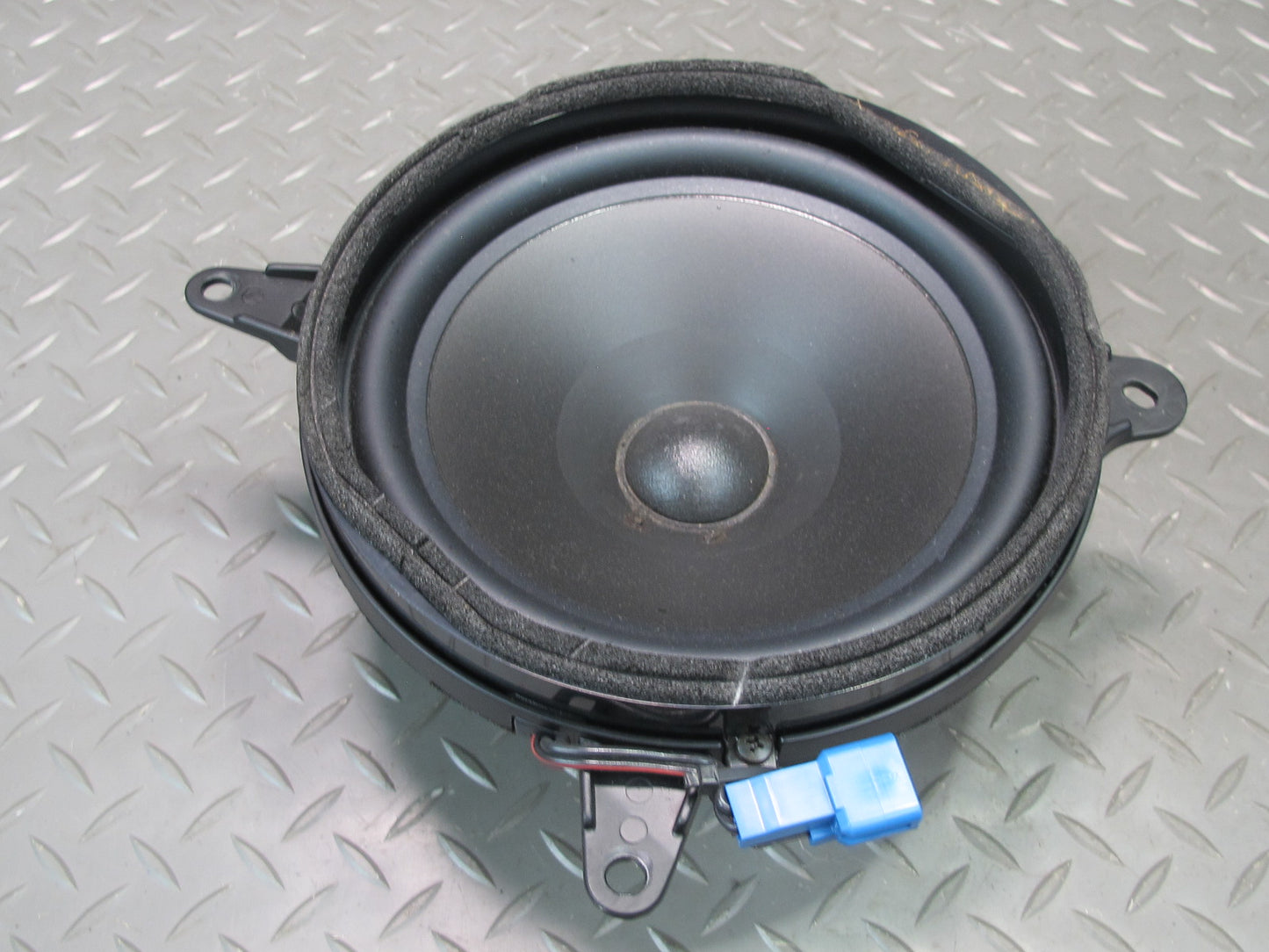 95-00 Lexus UCF20L LS400 Rear Subwoofer Speaker Nakamichi 86160-50110 OEM