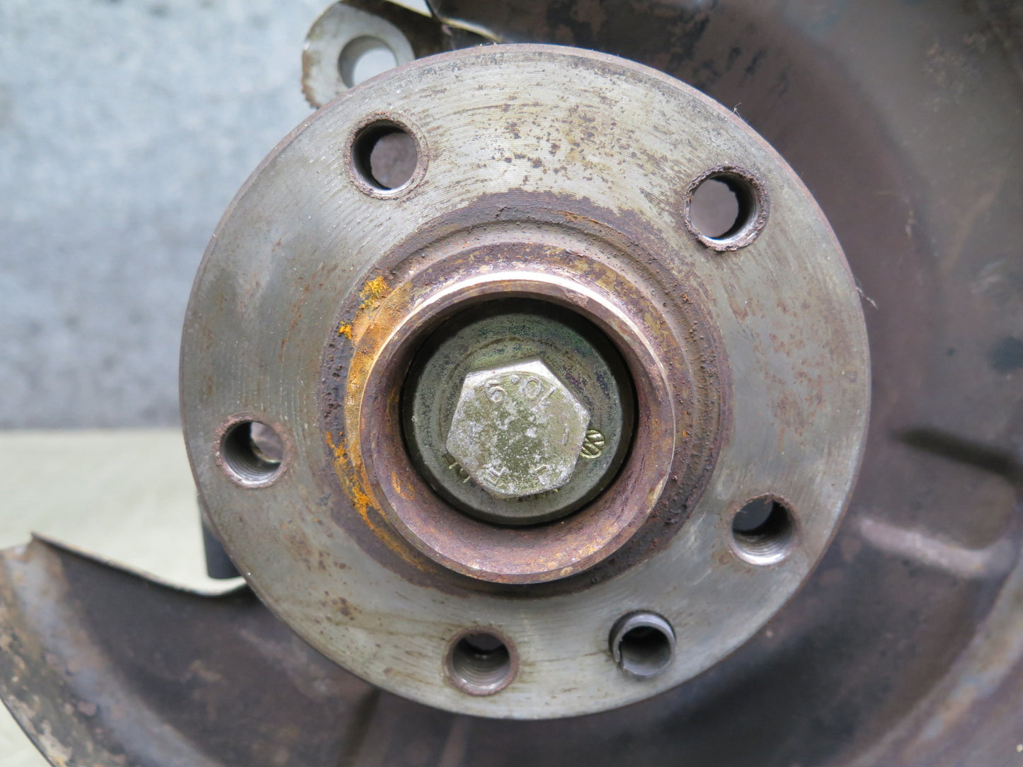 99-03 VW Eurovan T4 Rear Right Spindle Knuckle Wheel Hub Bearing OEM