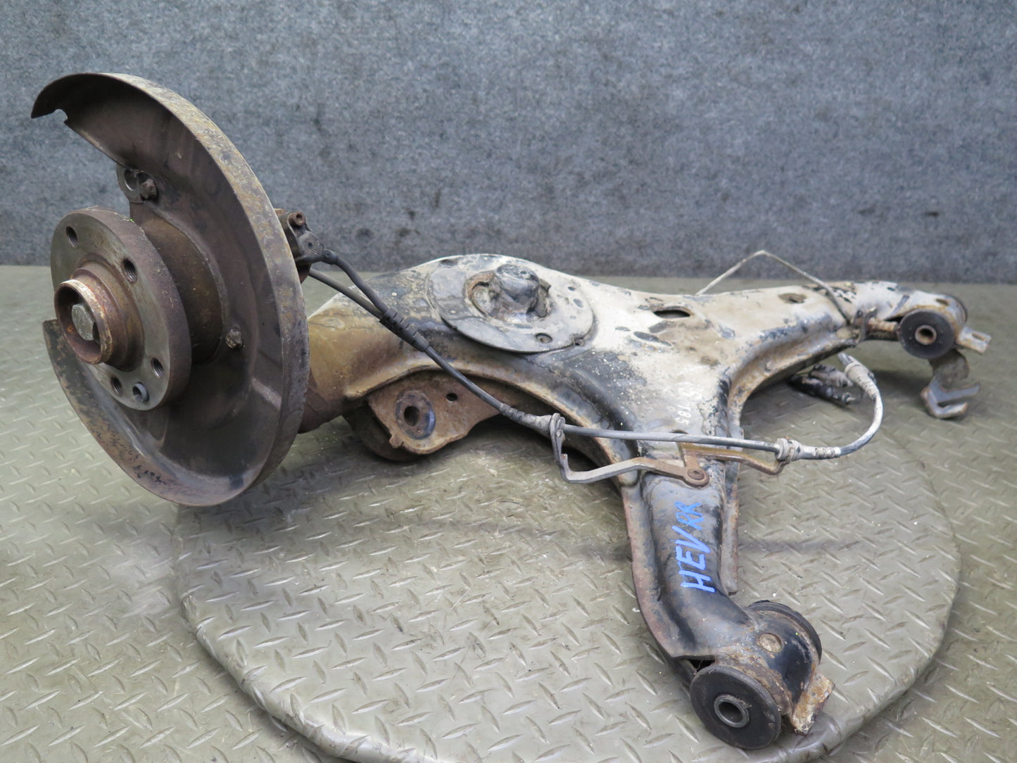 99-03 VW Eurovan T4 Rear Right Spindle Knuckle Wheel Hub Bearing OEM