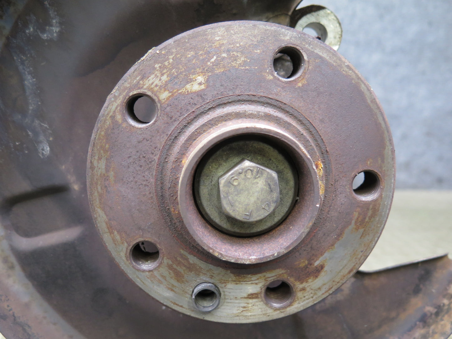 99-03 VW Eurovan T4 Rear Left Spindle Knuckle Wheel Hub Bearing OEM