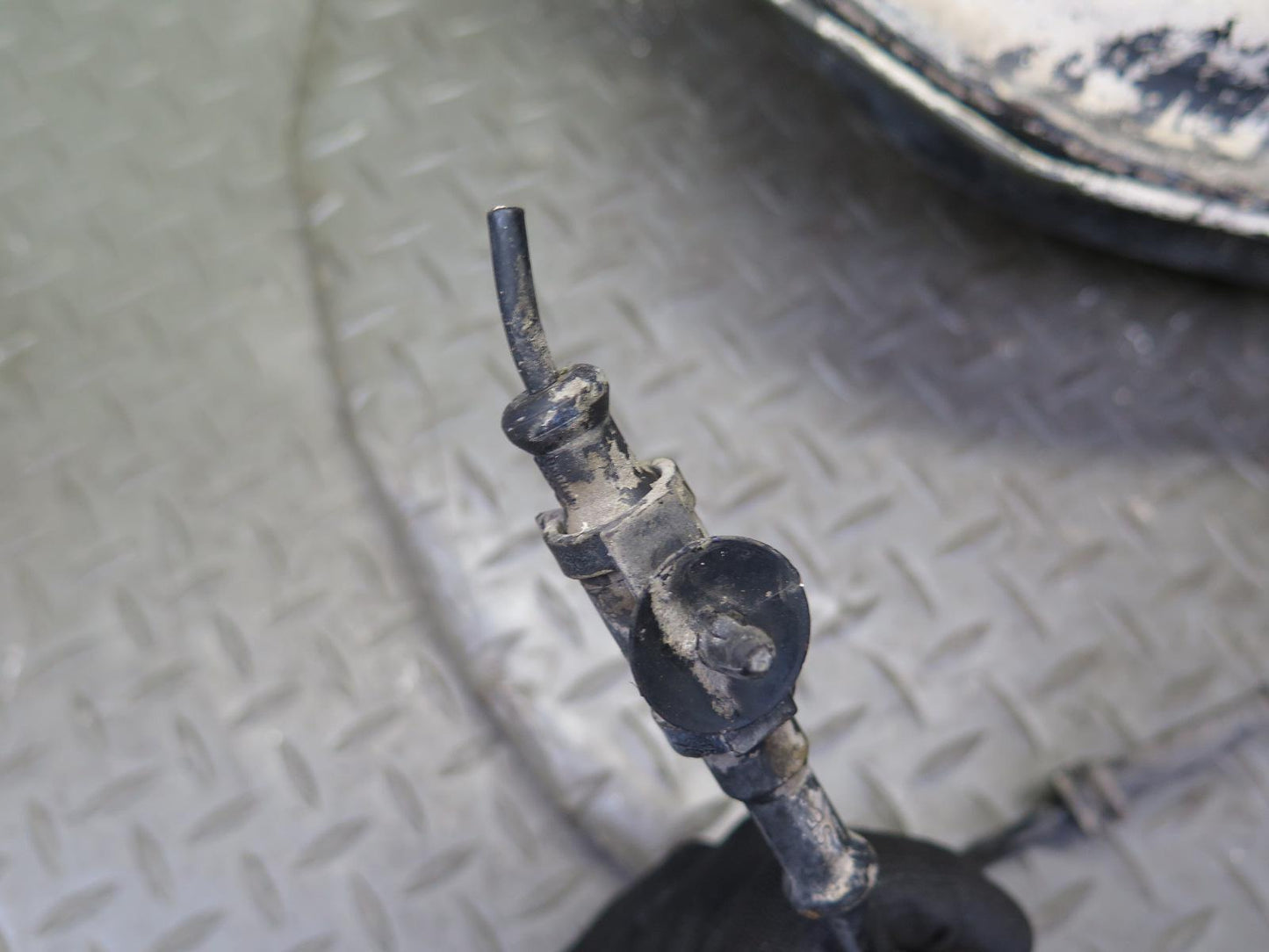 99-03 VW Eurovan T4 Rear Left Spindle Knuckle Wheel Hub Bearing OEM