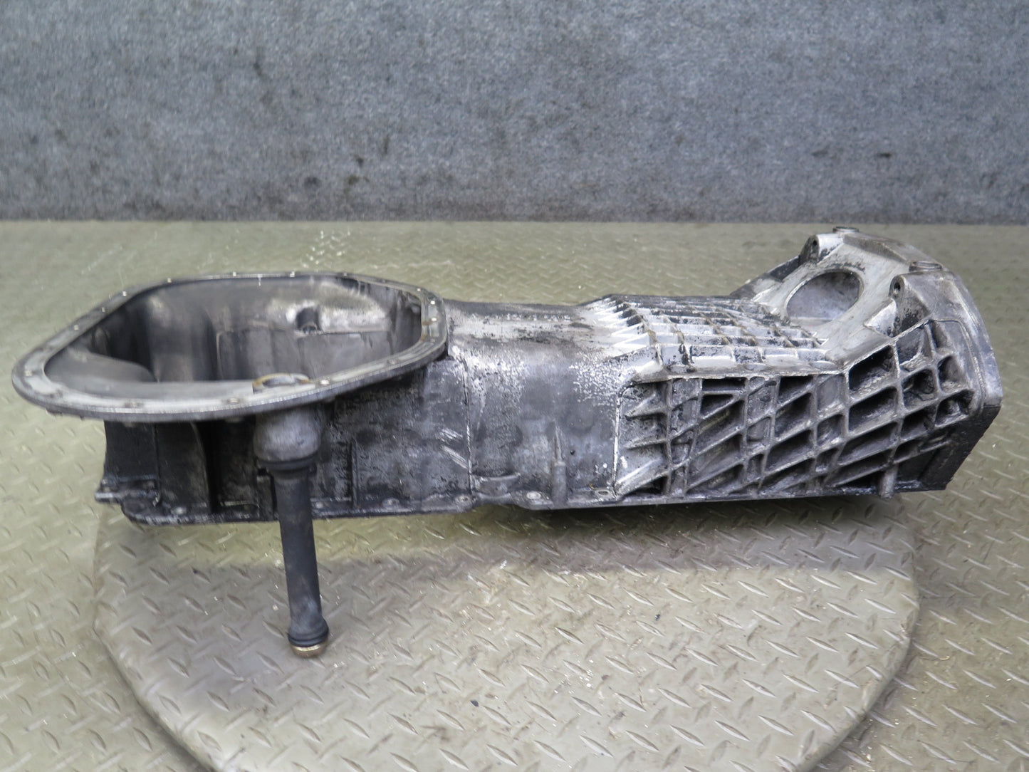 82-85 Mercedes W123 300D OM617 617.952 Diesel Engine Upper Oil Pan OEM