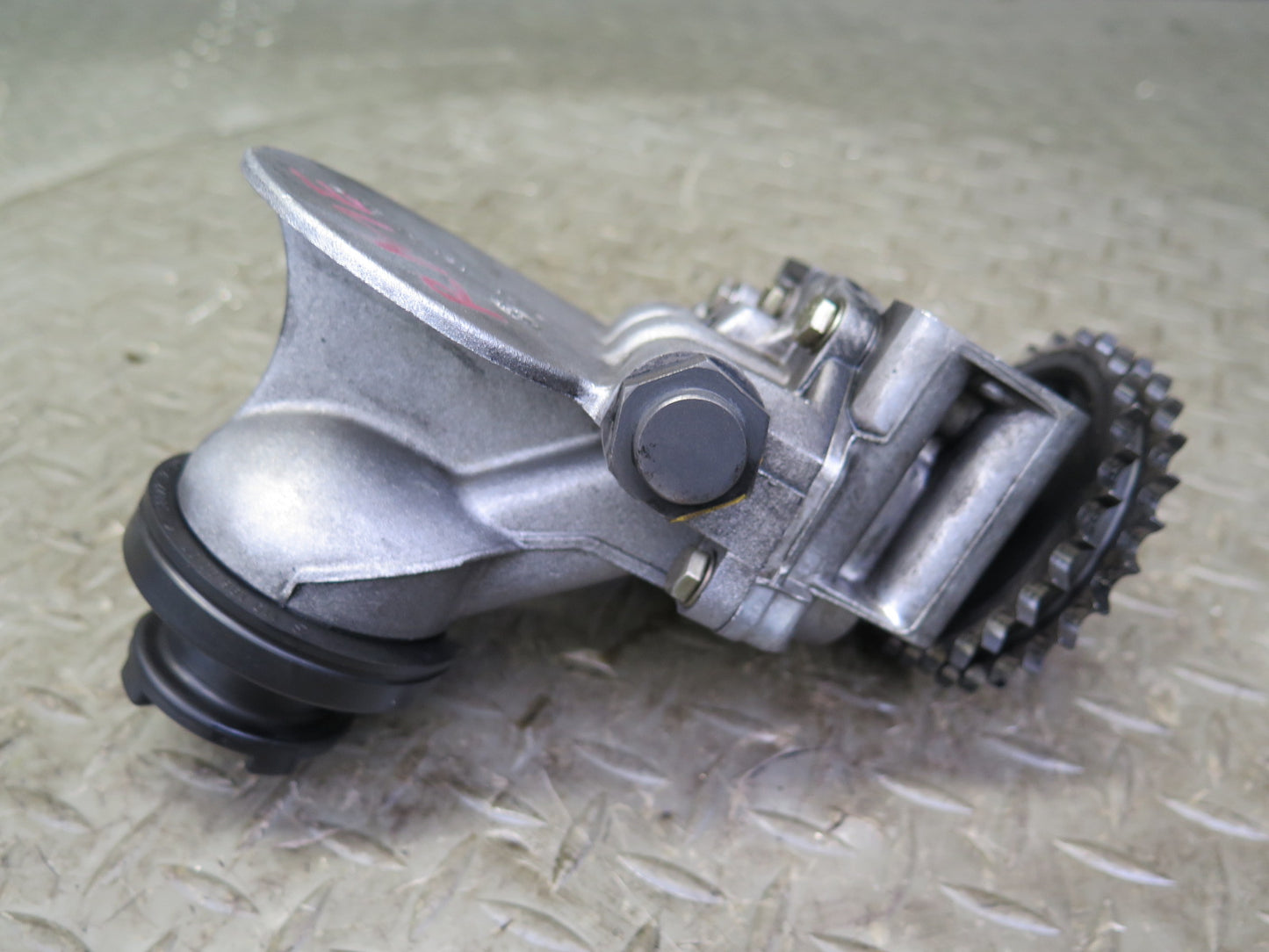 82-85 Mercedes W123 300D 617.952 Diesel Engine Motor Oil Pump 6171810101 OEM