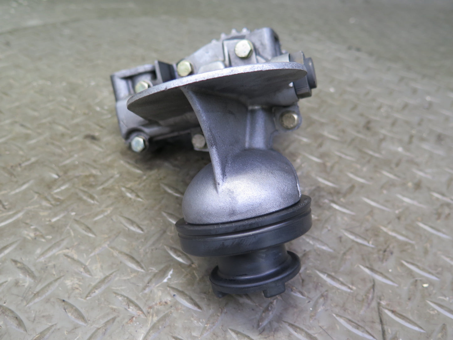 82-85 Mercedes W123 300D 617.952 Diesel Engine Motor Oil Pump 6171810101 OEM