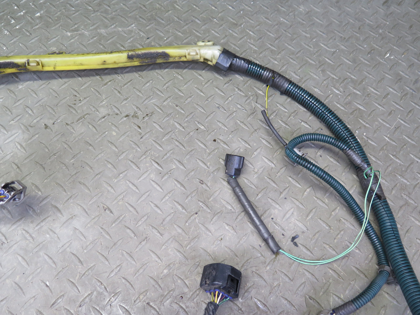 98-00 Lexus UCF20L LS400 Engine Bay Wire Wiring Harness OEM