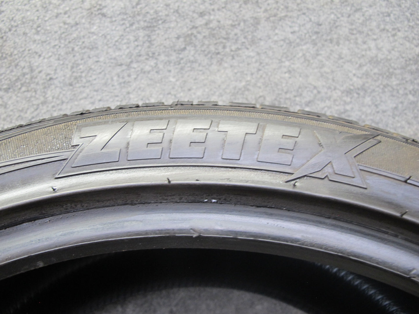 Set of 2 Zeetex SU1000 Summer Tire 295/35 R21 107V XL 4324 4424 9/32 Tread