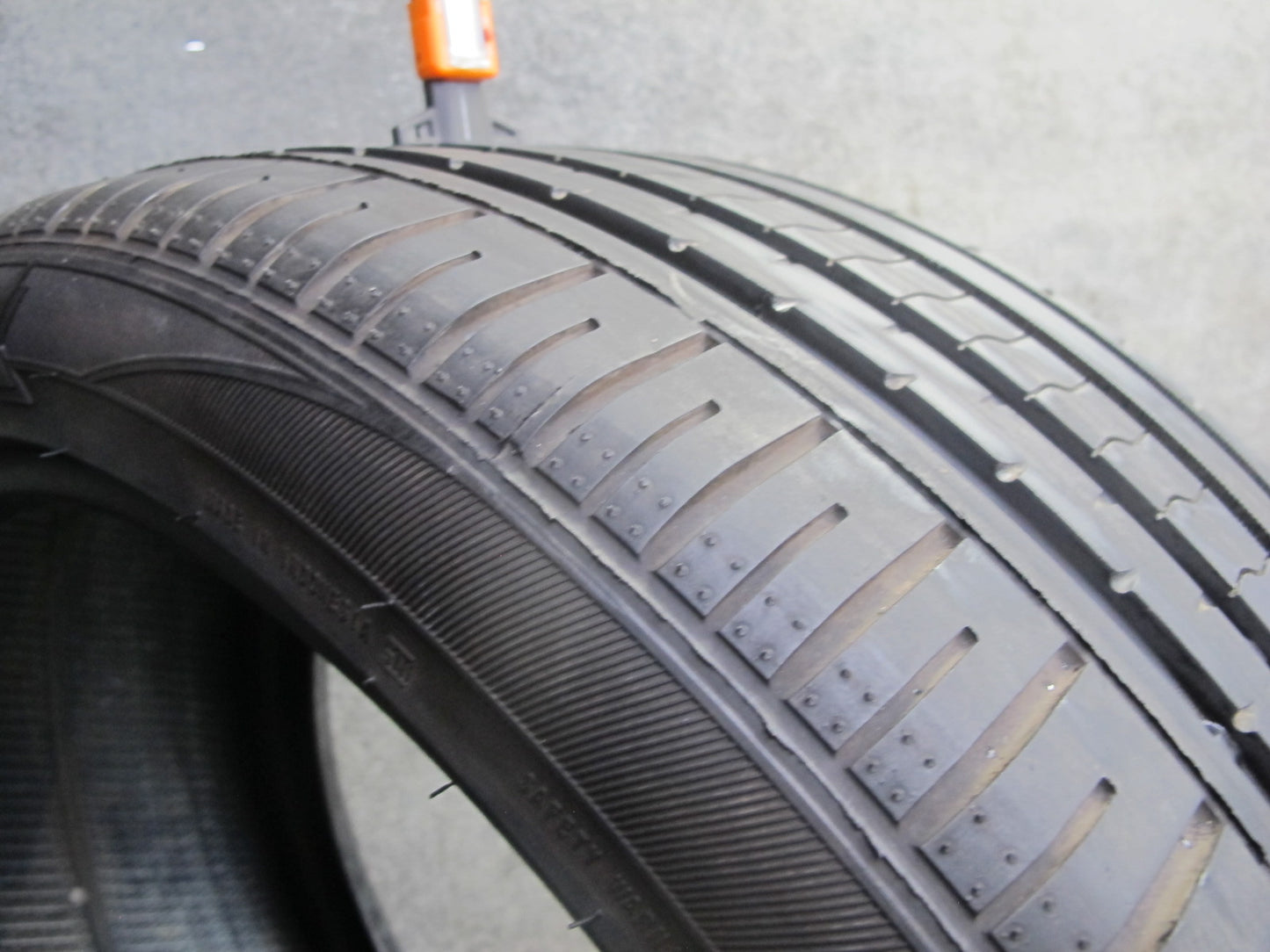 Set of 2 Zeetex SU1000 Summer Tire 295/35 R21 107V XL 4324 4424 8/32 Tread