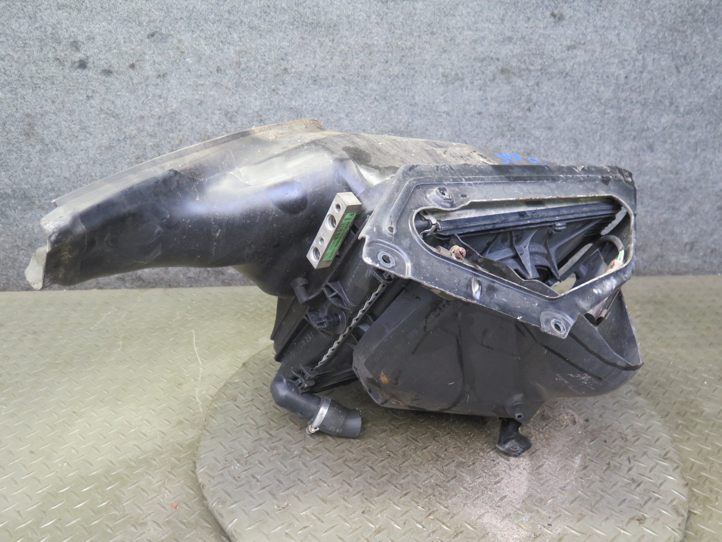 1999-2004 Porsche 911 996 Left Engine Radiator Fan Condenser Shroud Assy