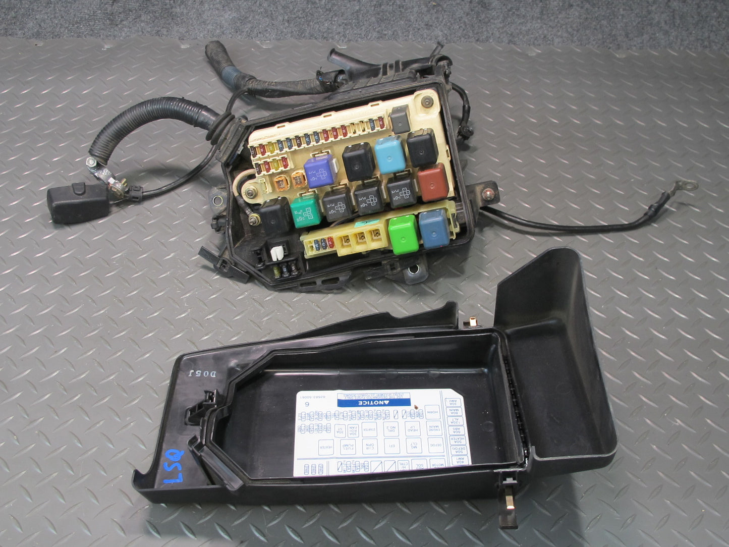 98-00 Lexus UCF20L LS400 Engine Bay Fuse Relay Box Module OEM