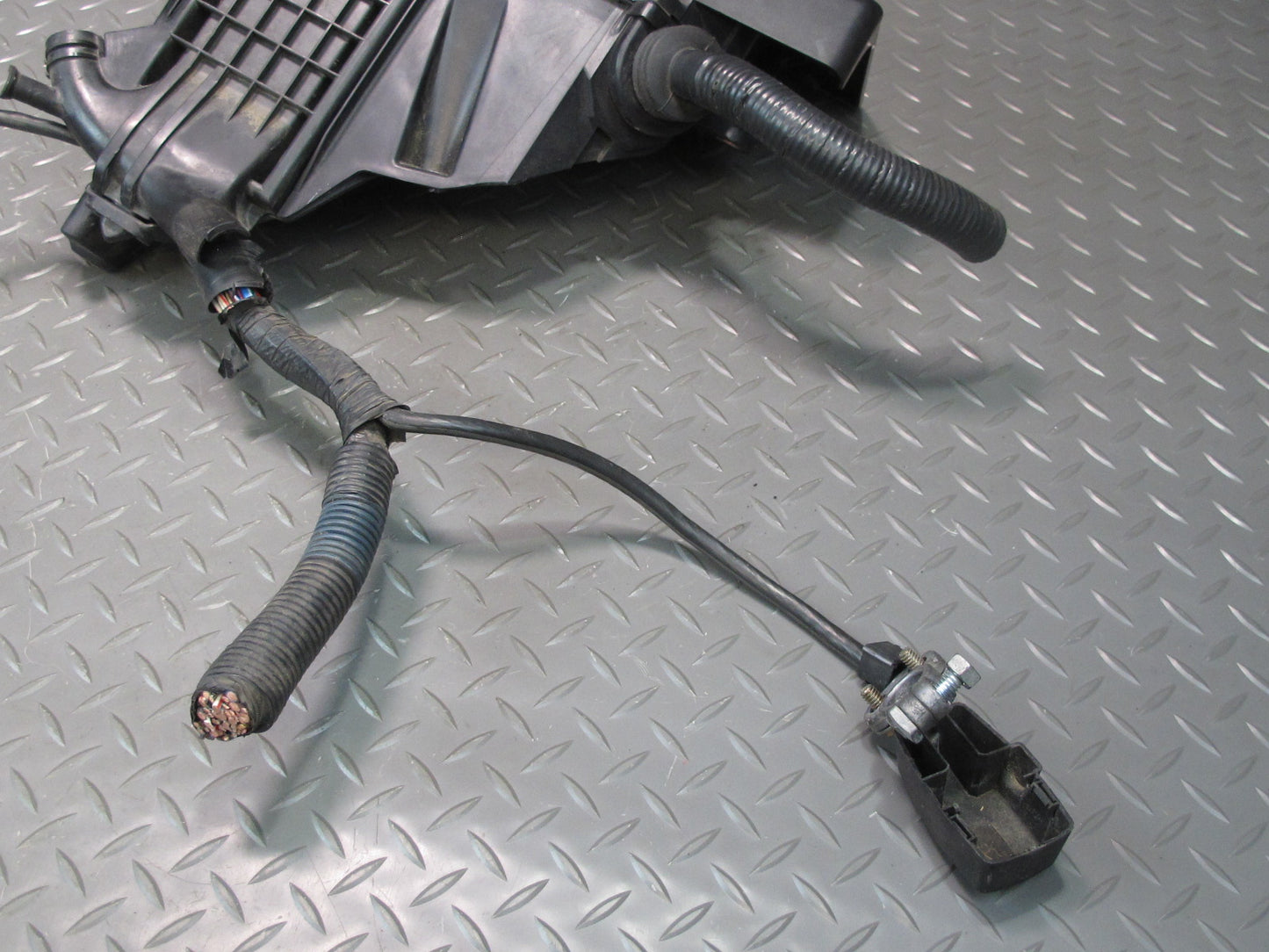 98-00 Lexus UCF20L LS400 Engine Bay Fuse Relay Box Module OEM