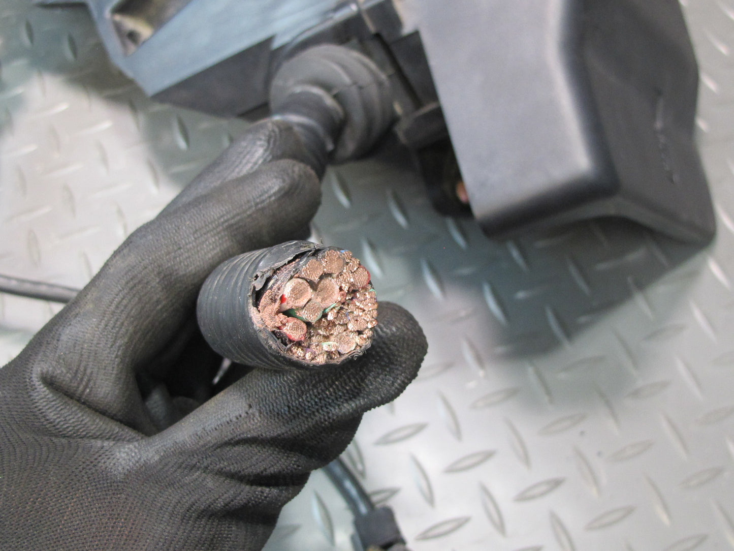 98-00 Lexus UCF20L LS400 Engine Bay Fuse Relay Box Module OEM