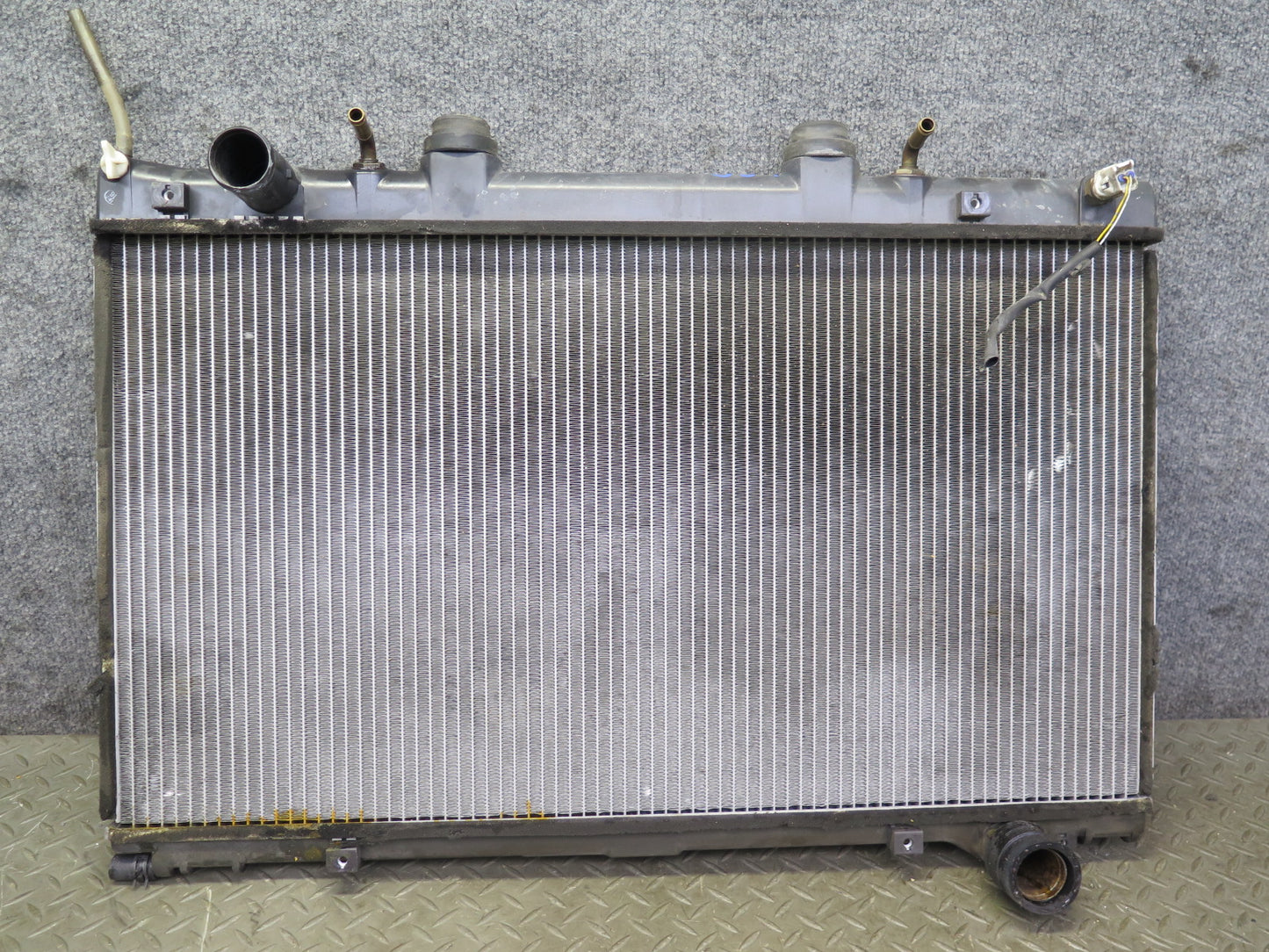 95-00 Lexus UCF20L LS400 Engine Cooling Radiator OEM