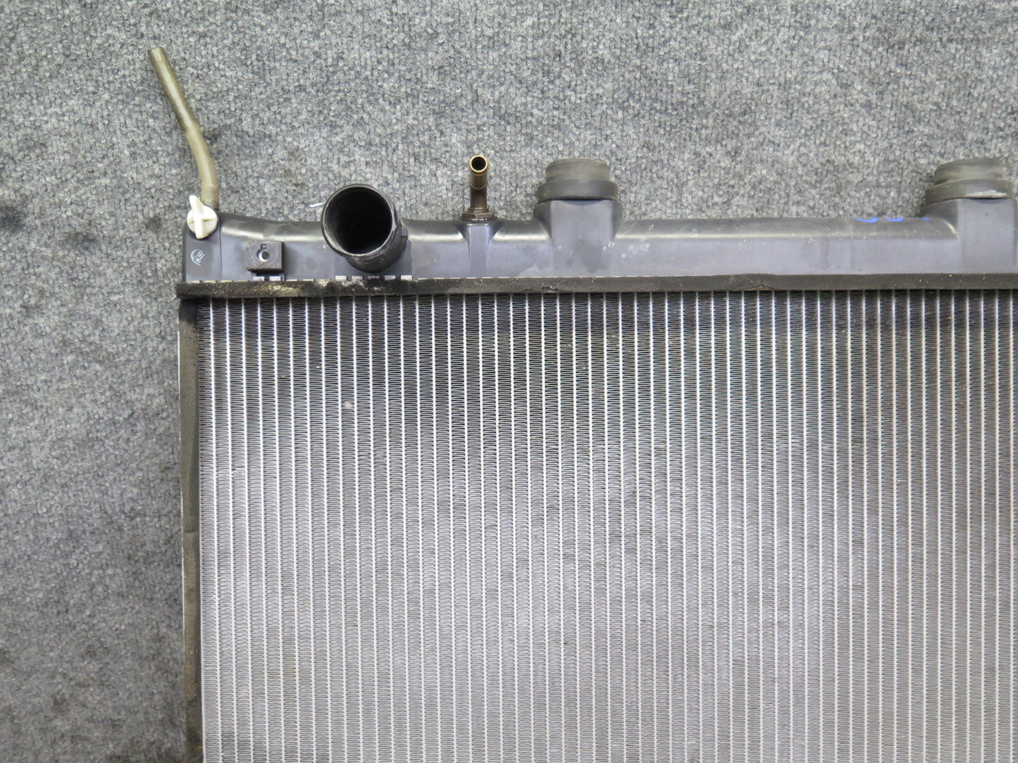 95-00 Lexus UCF20L LS400 Engine Cooling Radiator OEM