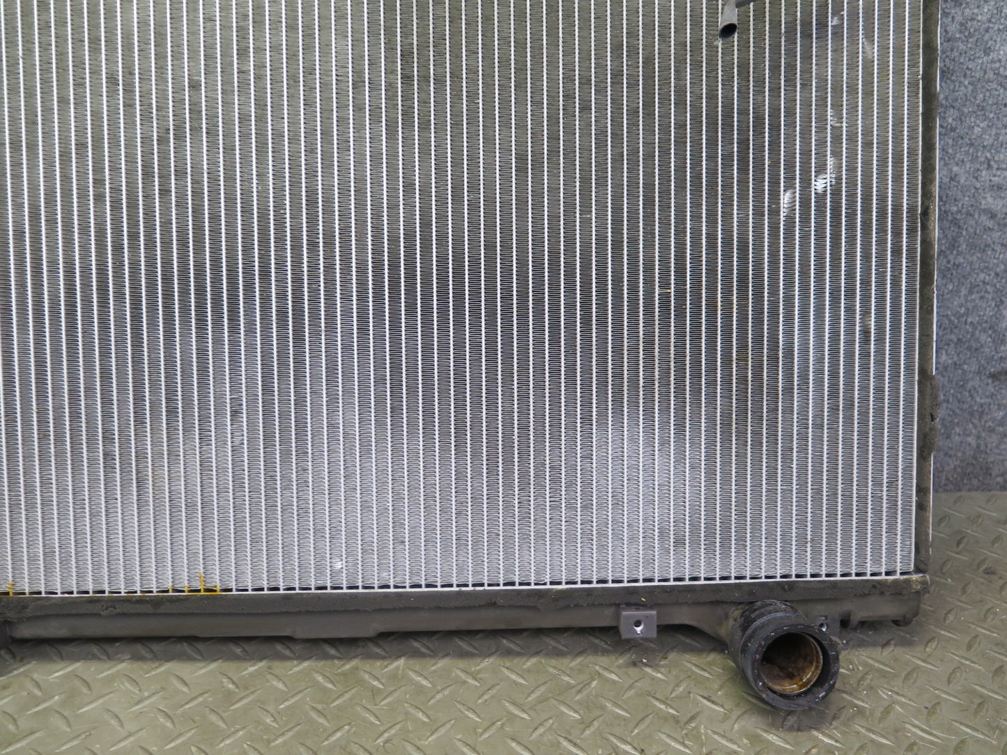 95-00 Lexus UCF20L LS400 Engine Cooling Radiator OEM