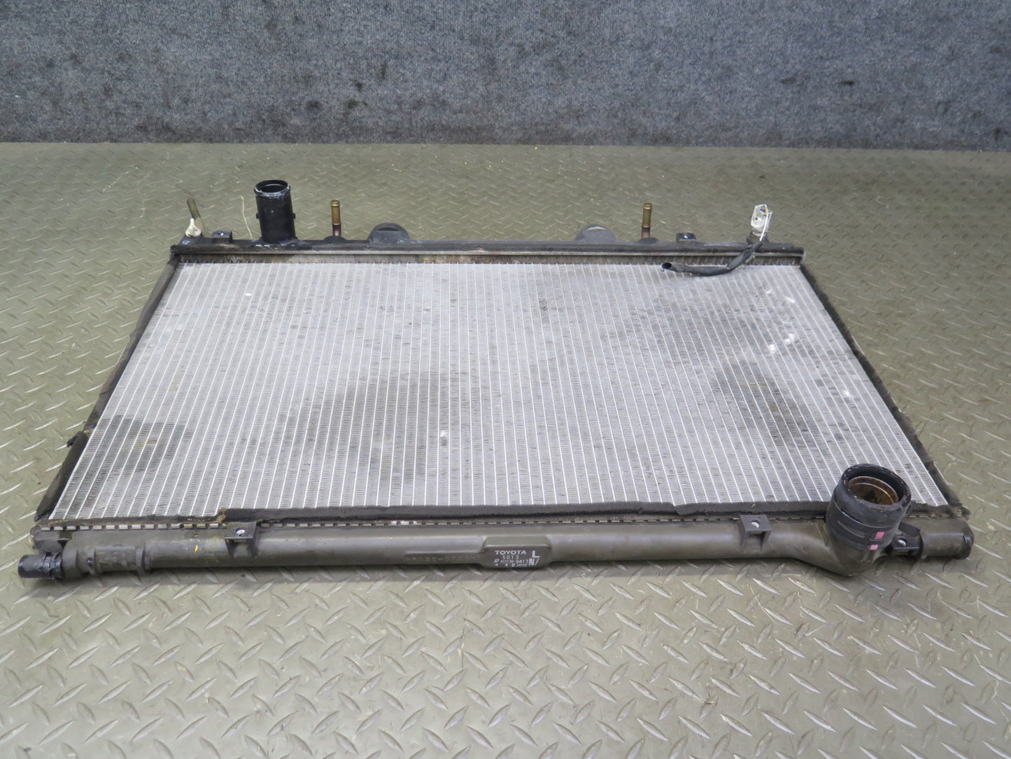 95-00 Lexus UCF20L LS400 Engine Cooling Radiator OEM