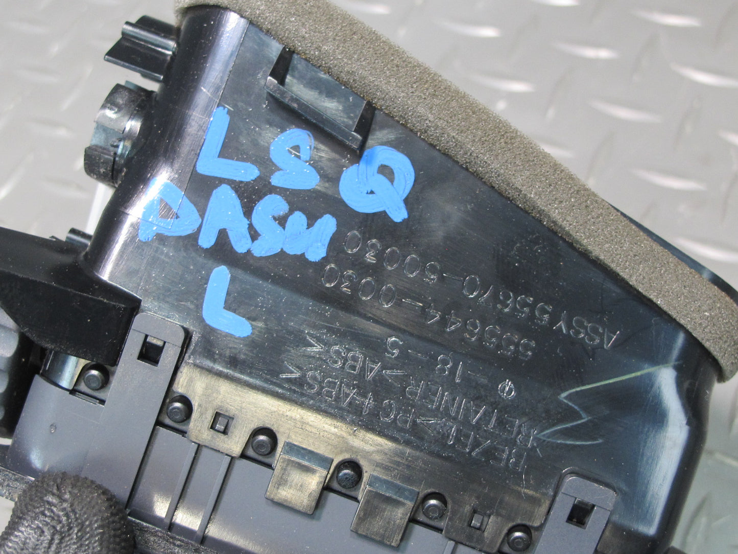 95-00 Lexus UCF20L LS400 Set of 2 Dash Left & Right AC Heater Air Vent Black OEM