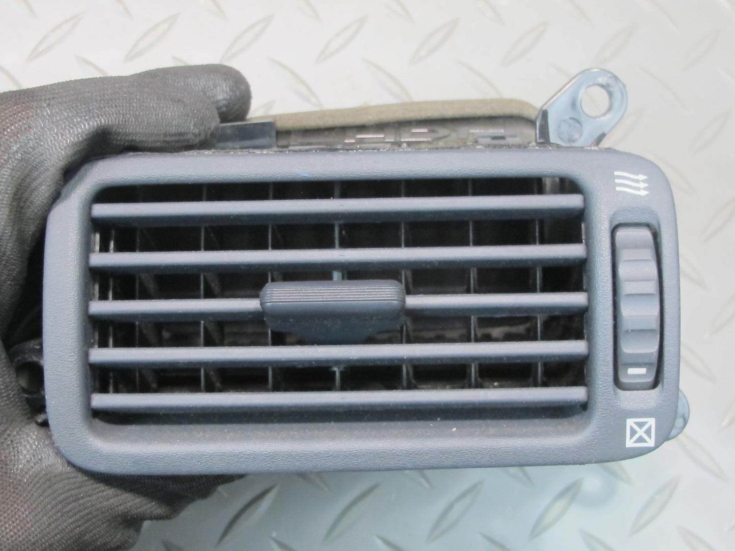 95-00 Lexus UCF20L LS400 Set of 2 Dash Left & Right AC Heater Air Vent Black OEM