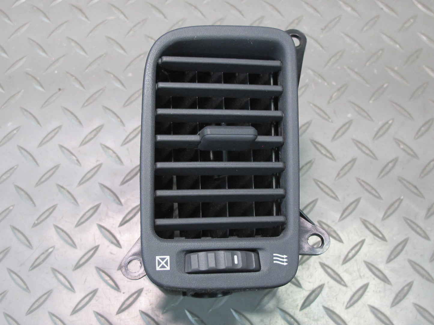 95-00 Lexus UCF20L LS400 Set of 2 Dash Left & Right AC Heater Air Vent Black OEM