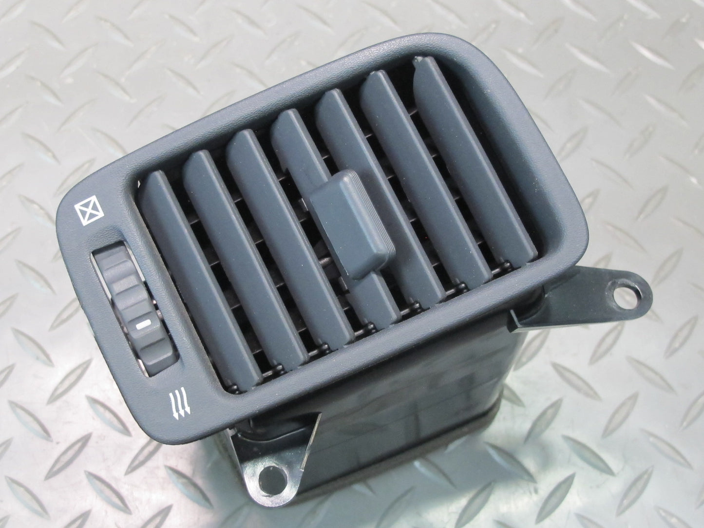 95-00 Lexus UCF20L LS400 Set of 2 Dash Left & Right AC Heater Air Vent Black OEM