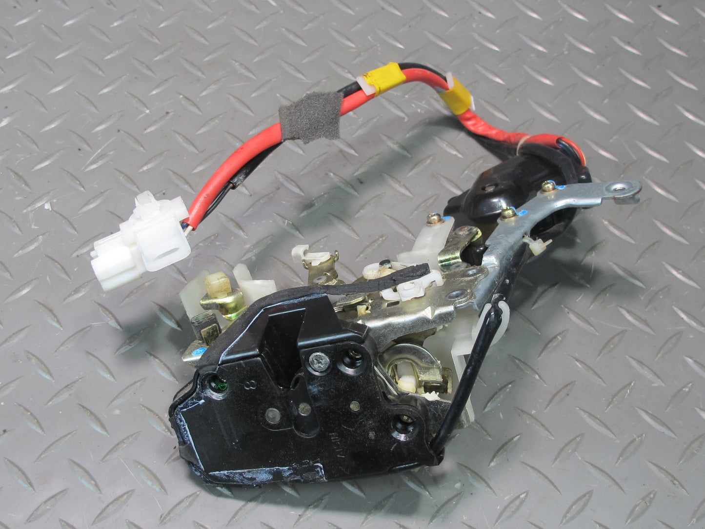 98-00 Lexus UCF20L LS400 Rear Left Door Lock Latch Actuator OEM
