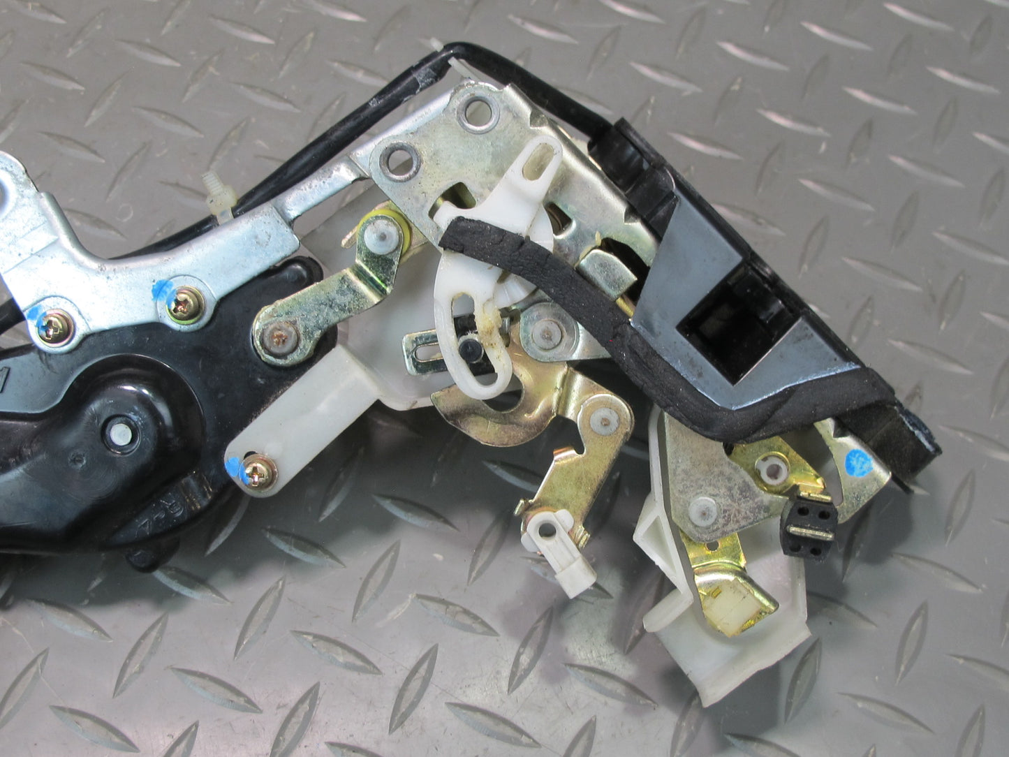 98-00 Lexus UCF20L LS400 Rear Left Door Lock Latch Actuator OEM