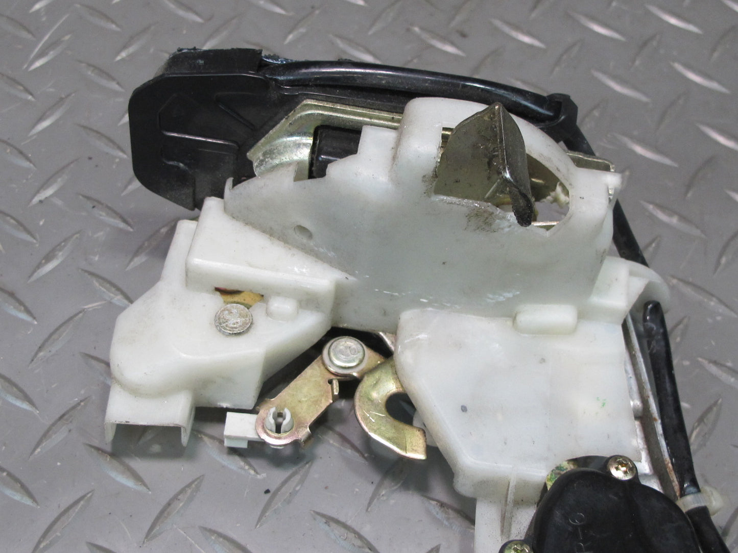 98-00 Lexus UCF20L LS400 Rear Left Door Lock Latch Actuator OEM