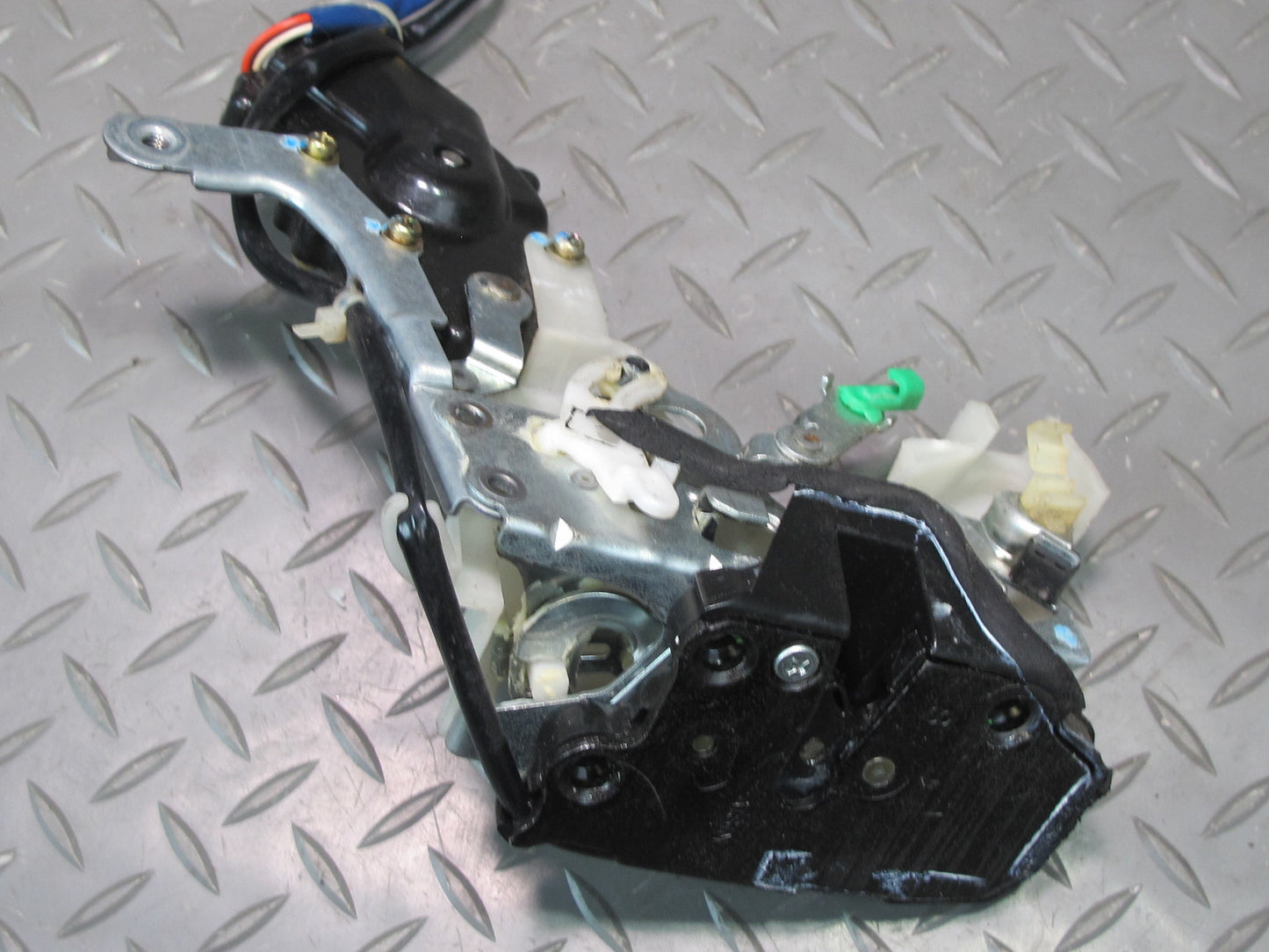 98-00 Lexus UCF20L LS400 Rear Right Door Lock Latch Actuator OEM