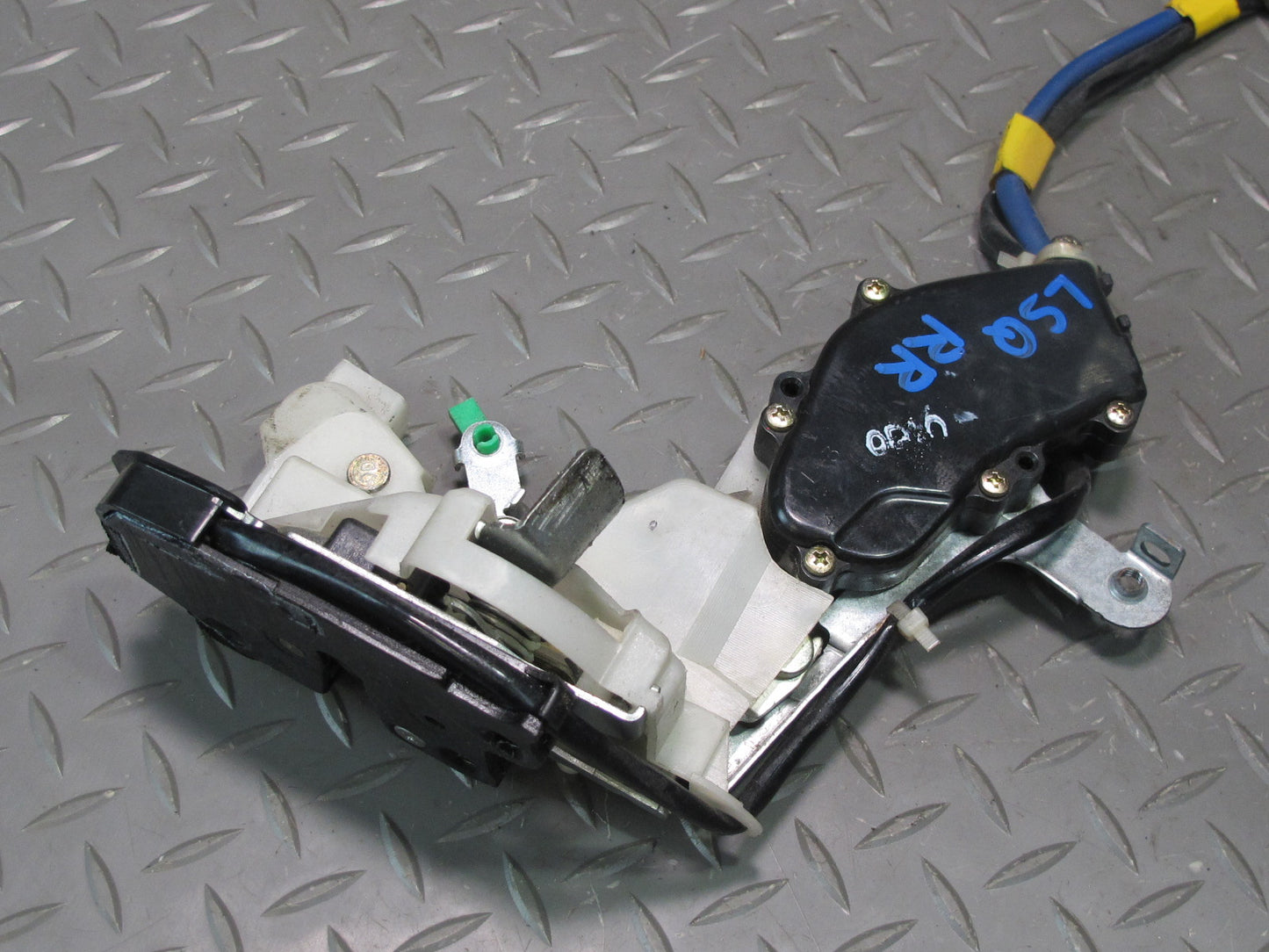 98-00 Lexus UCF20L LS400 Rear Right Door Lock Latch Actuator OEM