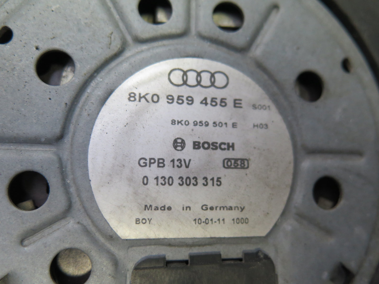 08-12 Audi 8T S5 4.2L A/T Engine Cooling Radiator w Fan Motor Assy 101K Mile OEM