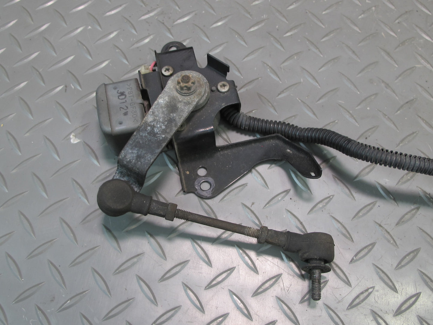 98-00 Lexus UCF20L LS400 Front Right Suspension Height Sensor Module OEM