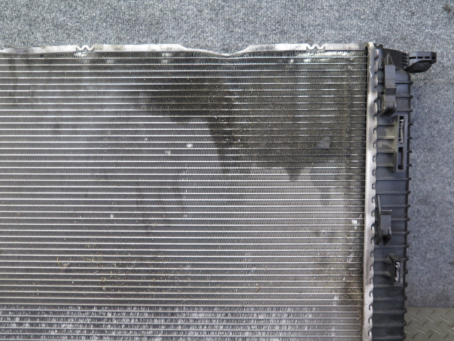 08-12 Audi 8T S5 4.2L A/T Engine Cooling Radiator w Fan Motor Assy 101K Mile OEM