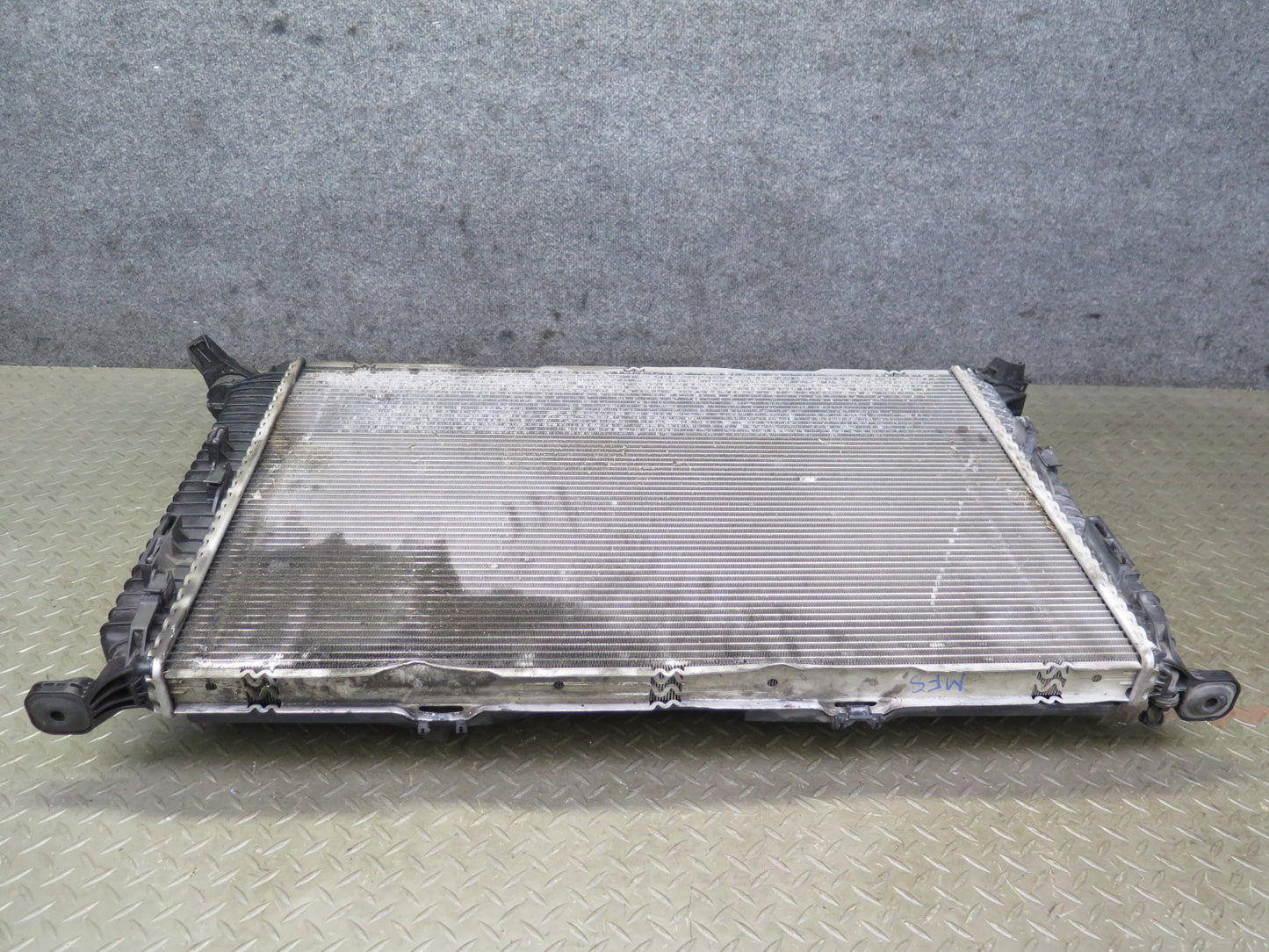 08-12 Audi 8T S5 4.2L A/T Engine Cooling Radiator w Fan Motor Assy 101K Mile OEM