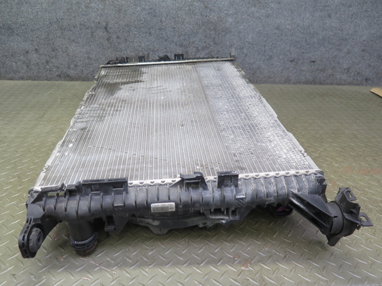 08-12 Audi 8T S5 4.2L A/T Engine Cooling Radiator w Fan Motor Assy 101K Mile OEM