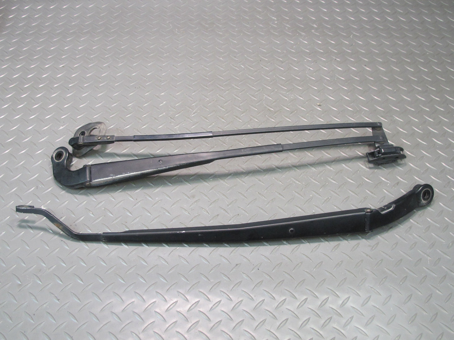95-00 Lexus UCF20L LS400 Set of 2 Front Left & Right Windshield Wiper Arm OEM