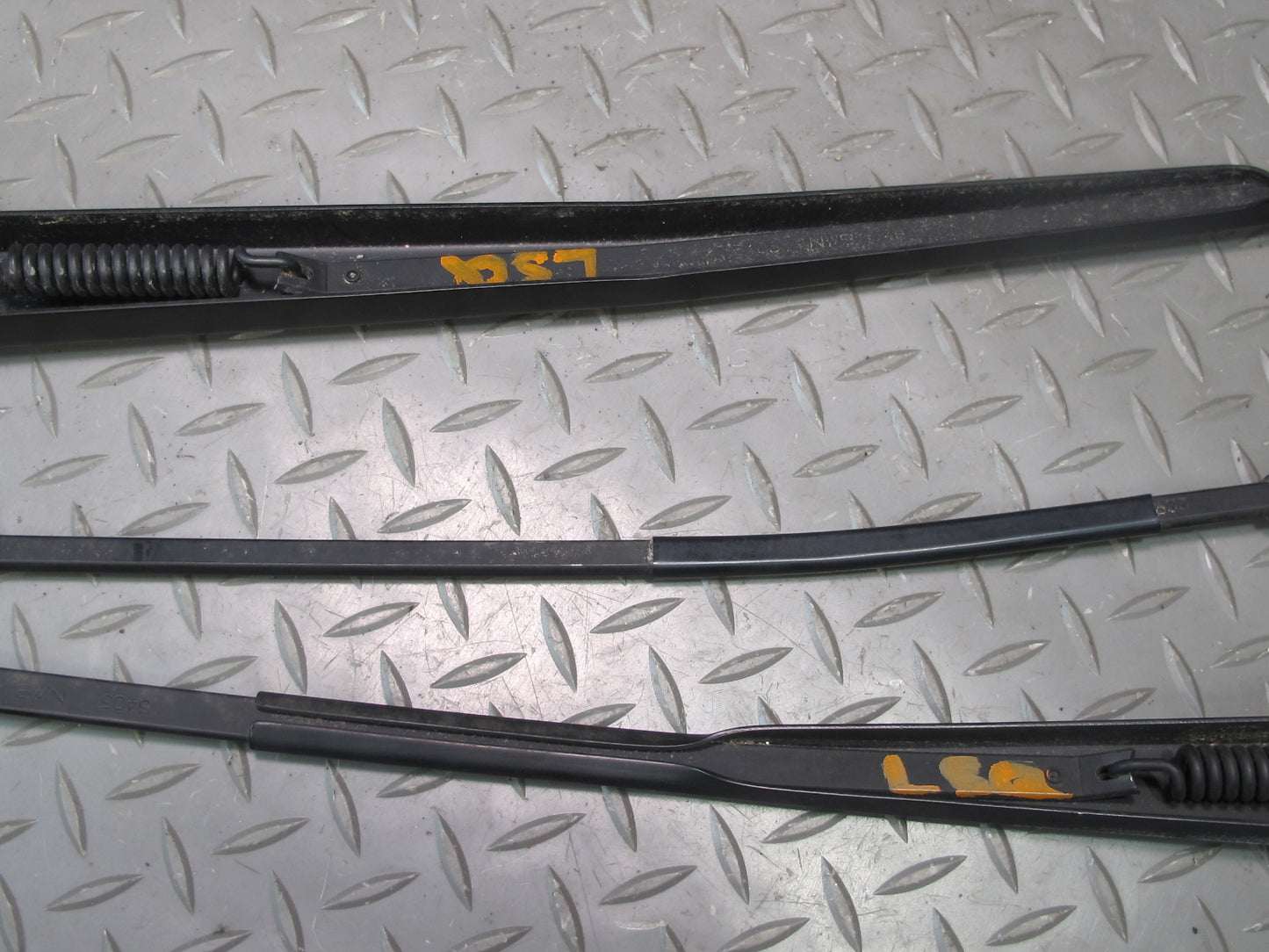 95-00 Lexus UCF20L LS400 Set of 2 Front Left & Right Windshield Wiper Arm OEM