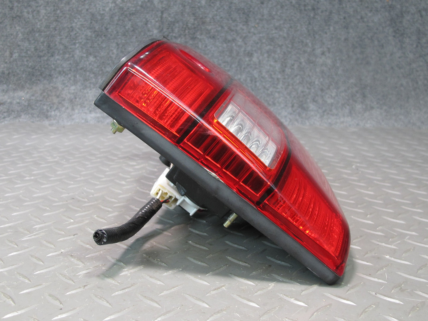 98-00 Lexus UCF20L LS400 Rear Right Inner Tail Light Lamp OEM