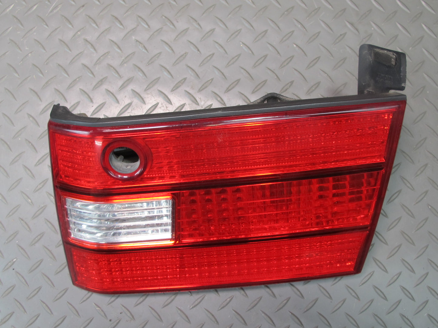 98-00 Lexus UCF20L LS400 Rear Right Inner Tail Light Lamp OEM