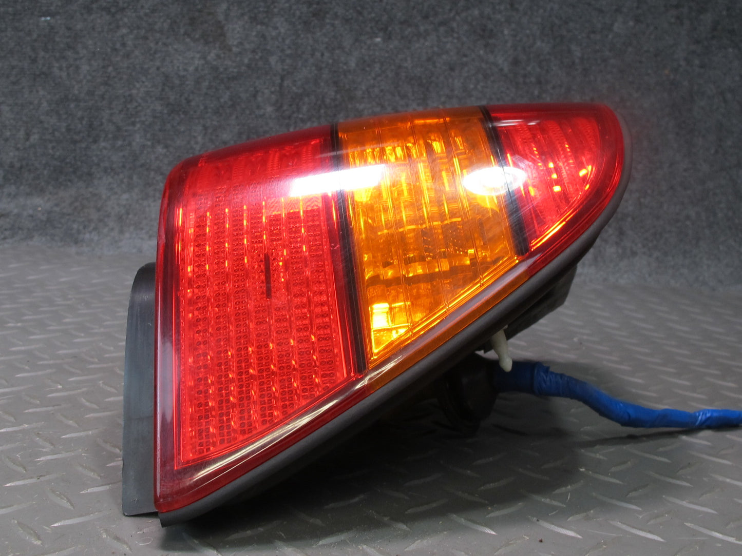 98-00 Lexus UCF20L LS400 Rear Right Side Outer Tail Light Lamp OEM