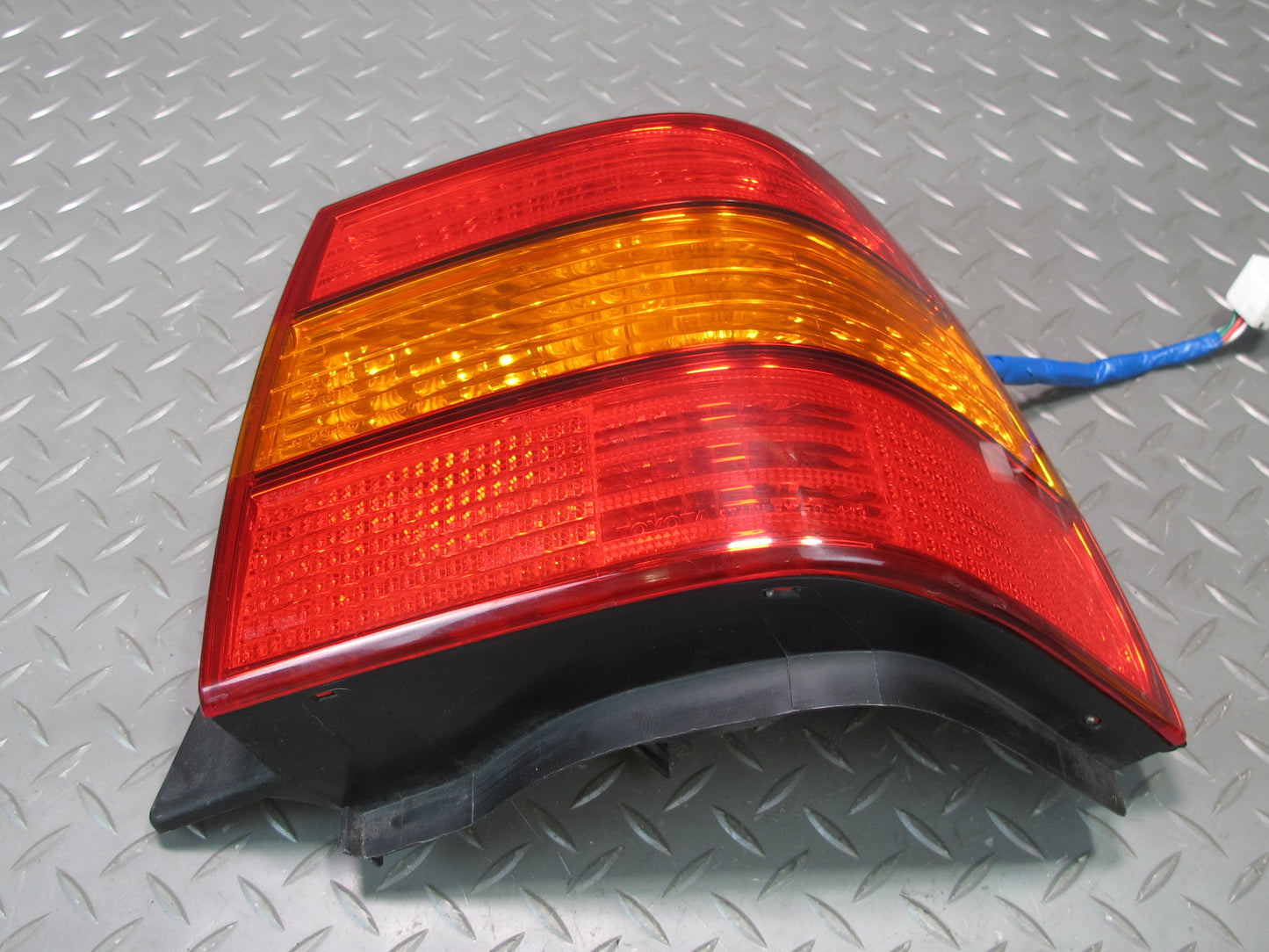 98-00 Lexus UCF20L LS400 Rear Right Side Outer Tail Light Lamp OEM