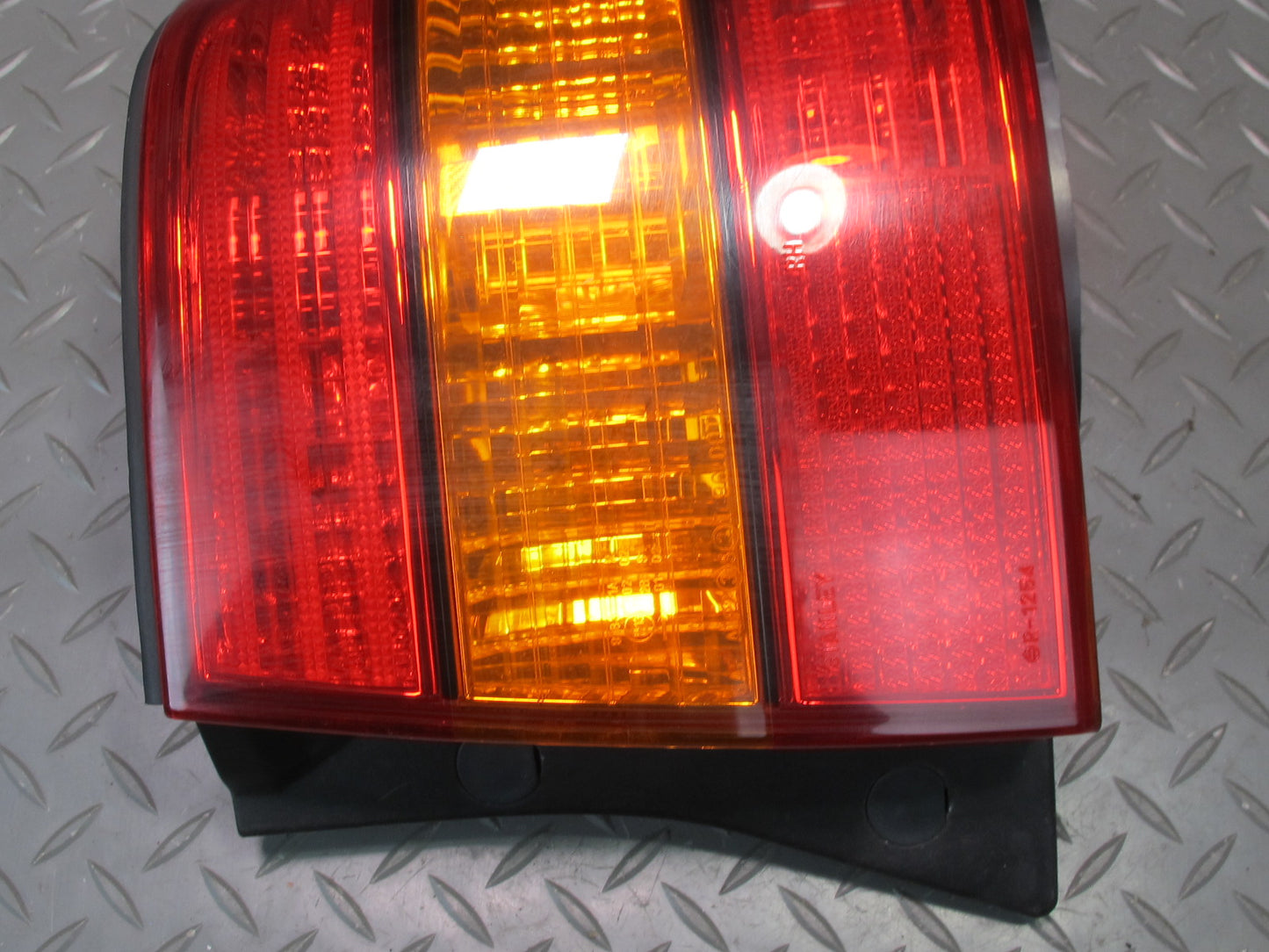 98-00 Lexus UCF20L LS400 Rear Right Side Outer Tail Light Lamp OEM