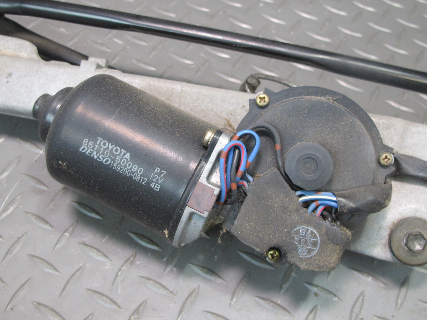 95-00 Lexus UCF20L LS400 Windshield Wiper Transmission Linkage w Motor OEM