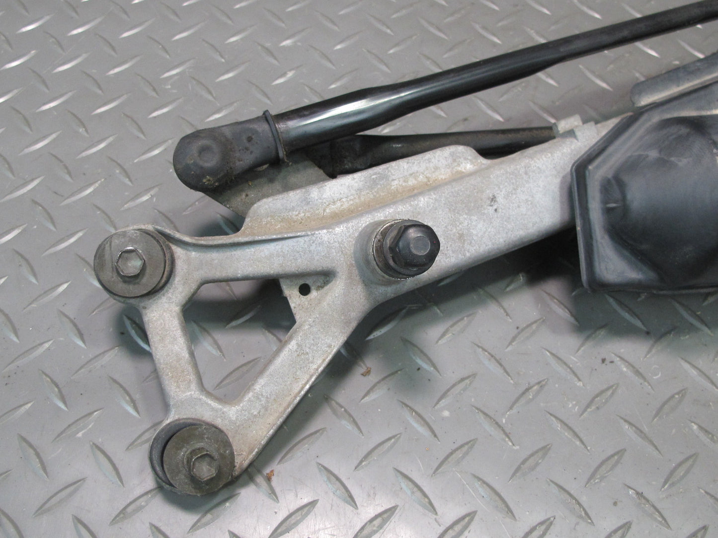 95-00 Lexus UCF20L LS400 Windshield Wiper Transmission Linkage w Motor OEM