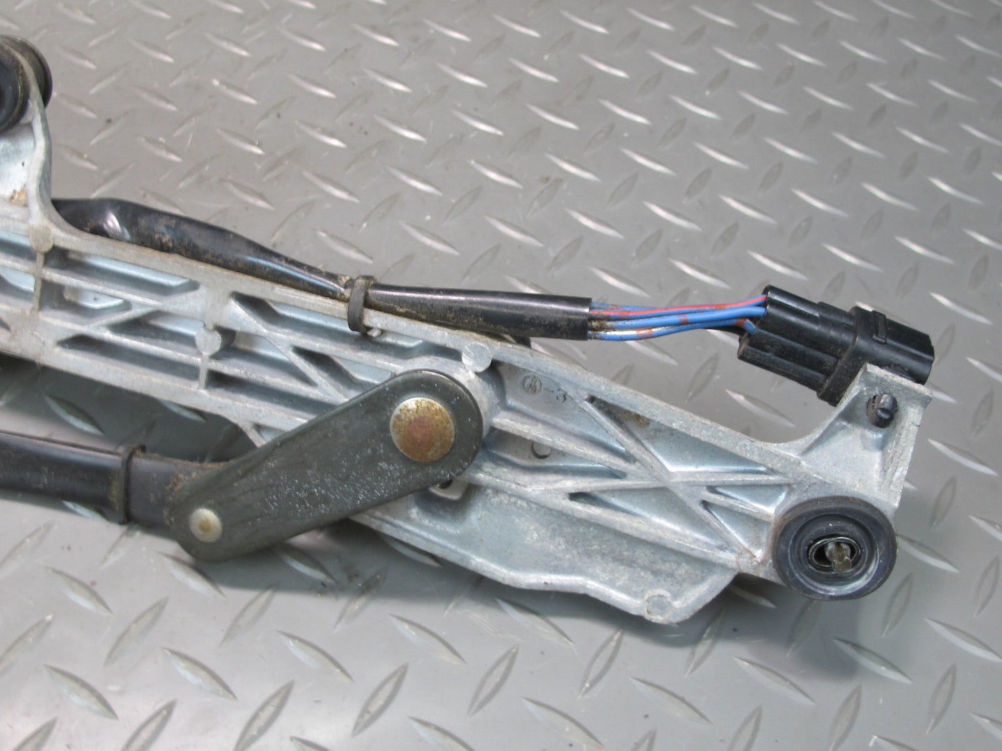 95-00 Lexus UCF20L LS400 Windshield Wiper Transmission Linkage w Motor OEM