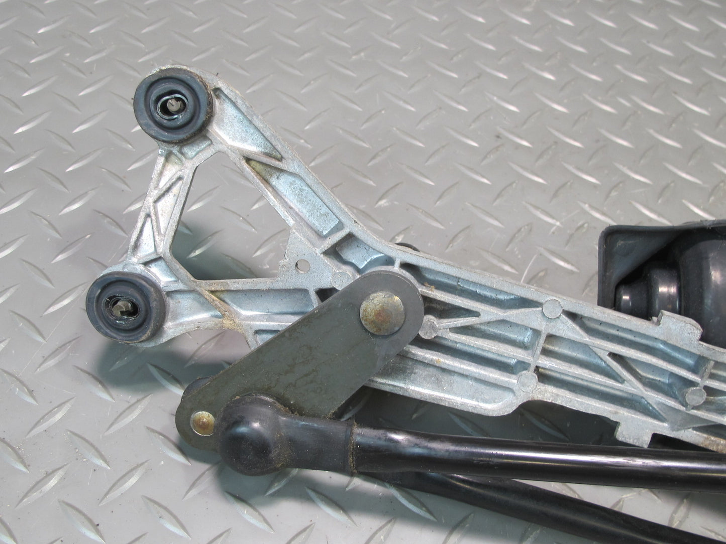 95-00 Lexus UCF20L LS400 Windshield Wiper Transmission Linkage w Motor OEM