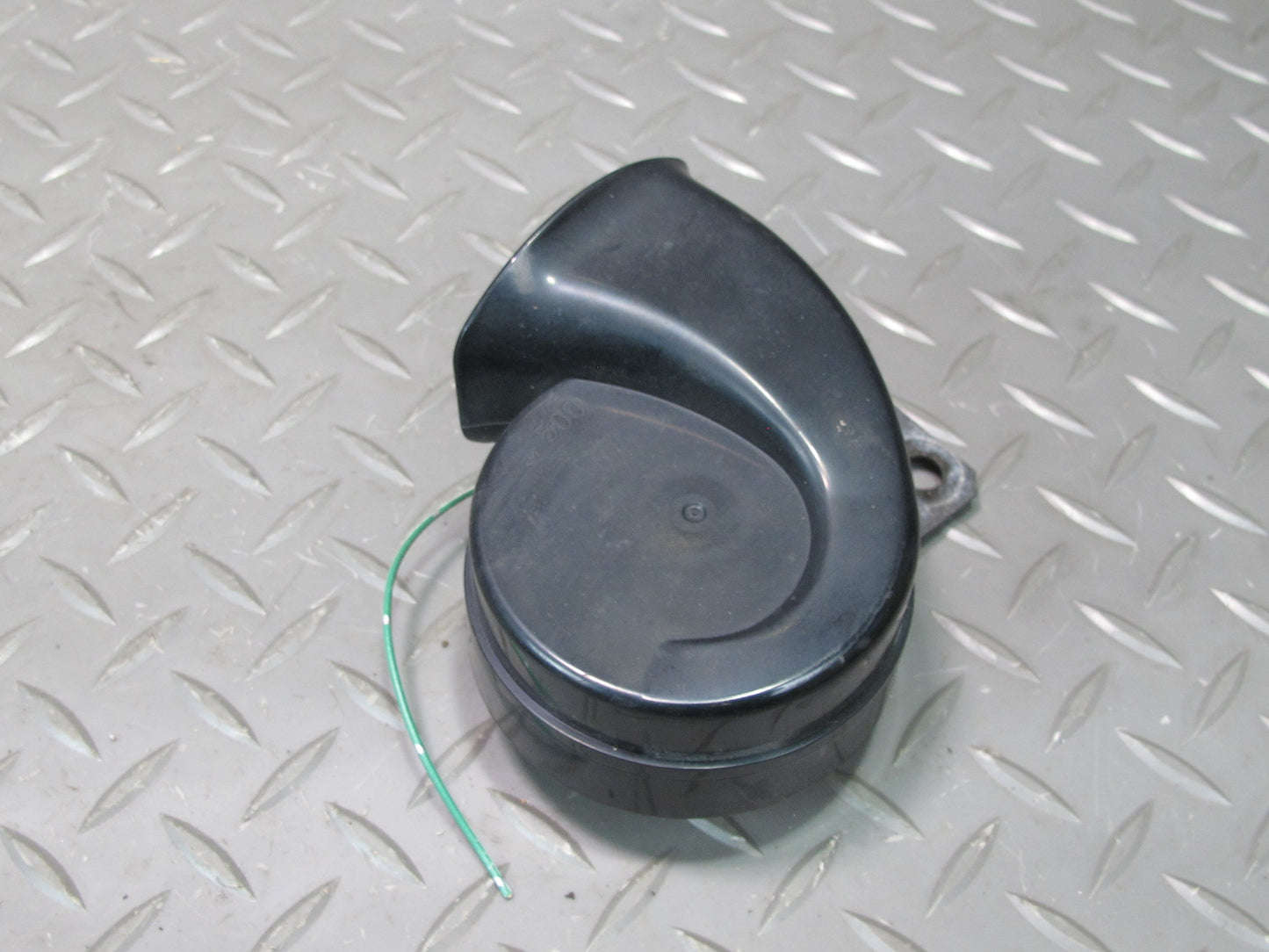 98-00 Lexus UCF20L LS400 Set of 2 High & Low Tone Note Pitch Horn Signal OEM