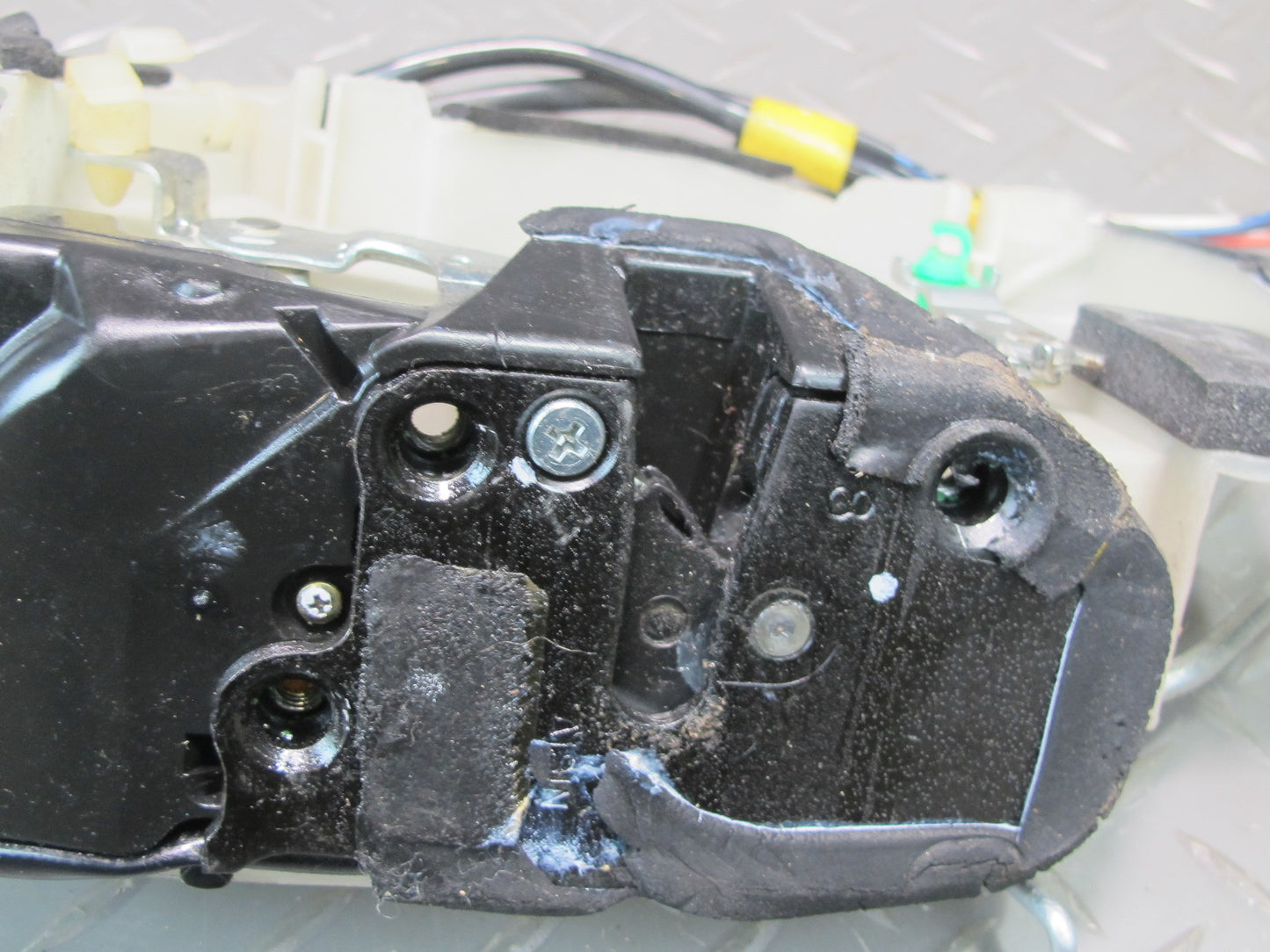 98-00 Lexus UCF20L LS400 Front Right Passenger Door Lock Latch Actuator OEM