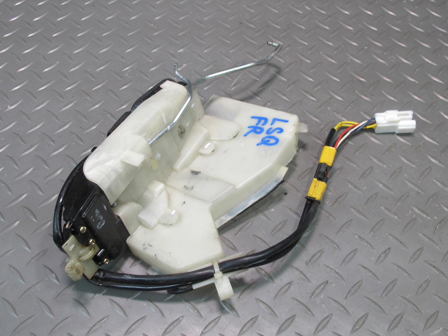 98-00 Lexus UCF20L LS400 Front Right Passenger Door Lock Latch Actuator OEM