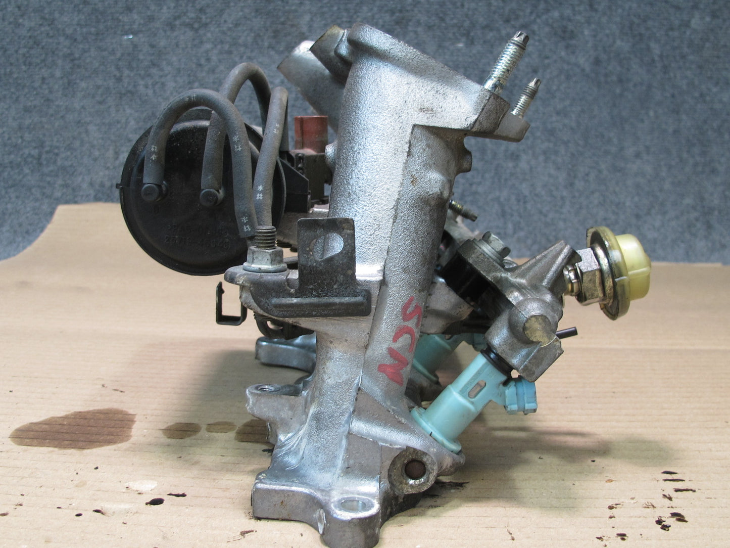 98-00 Lexus SC300 2JZGE Engine Lower Intake Manifold w Pressure Hard Line OEM