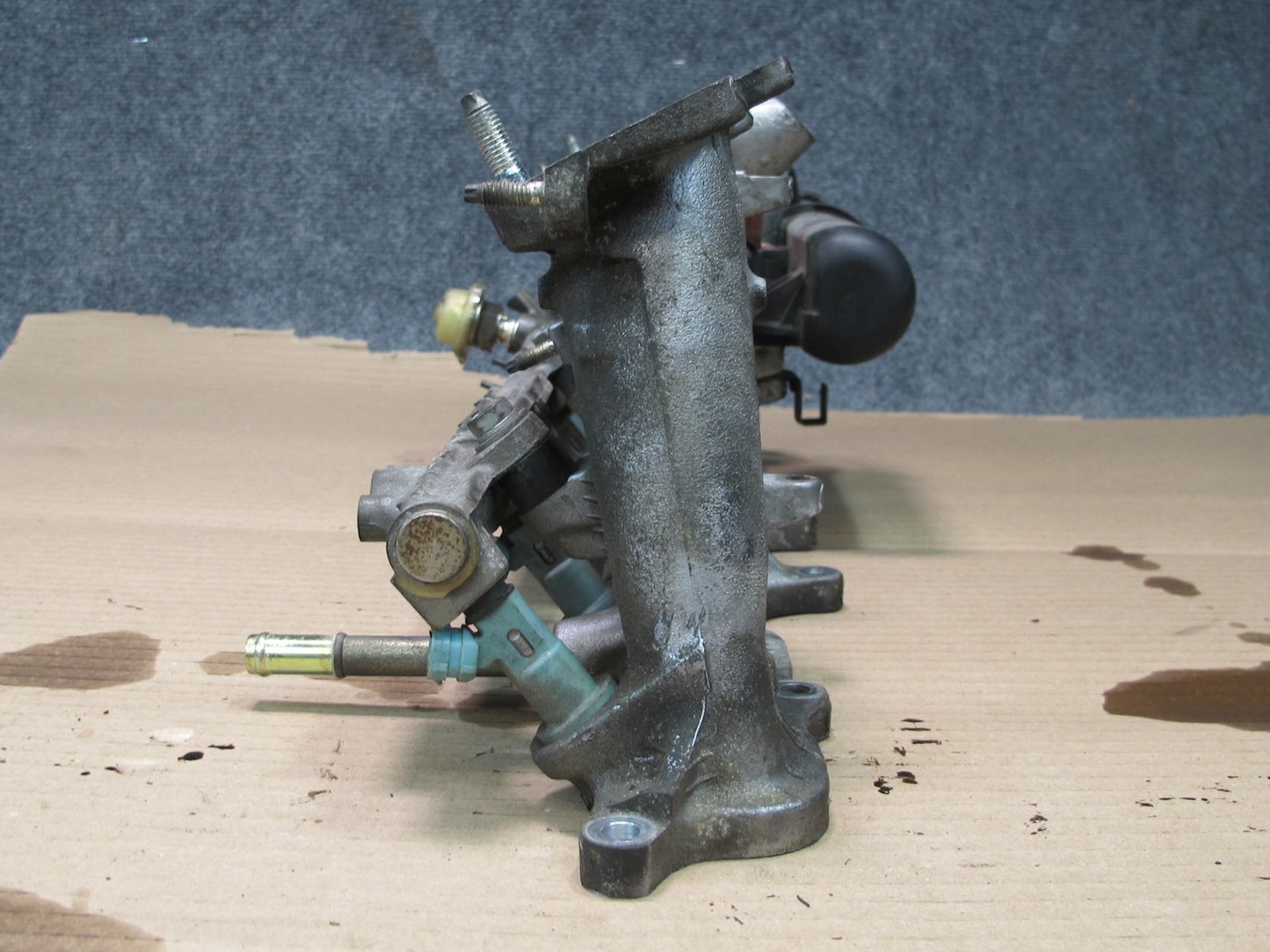 98-00 Lexus SC300 2JZGE Engine Lower Intake Manifold w Pressure Hard Line OEM