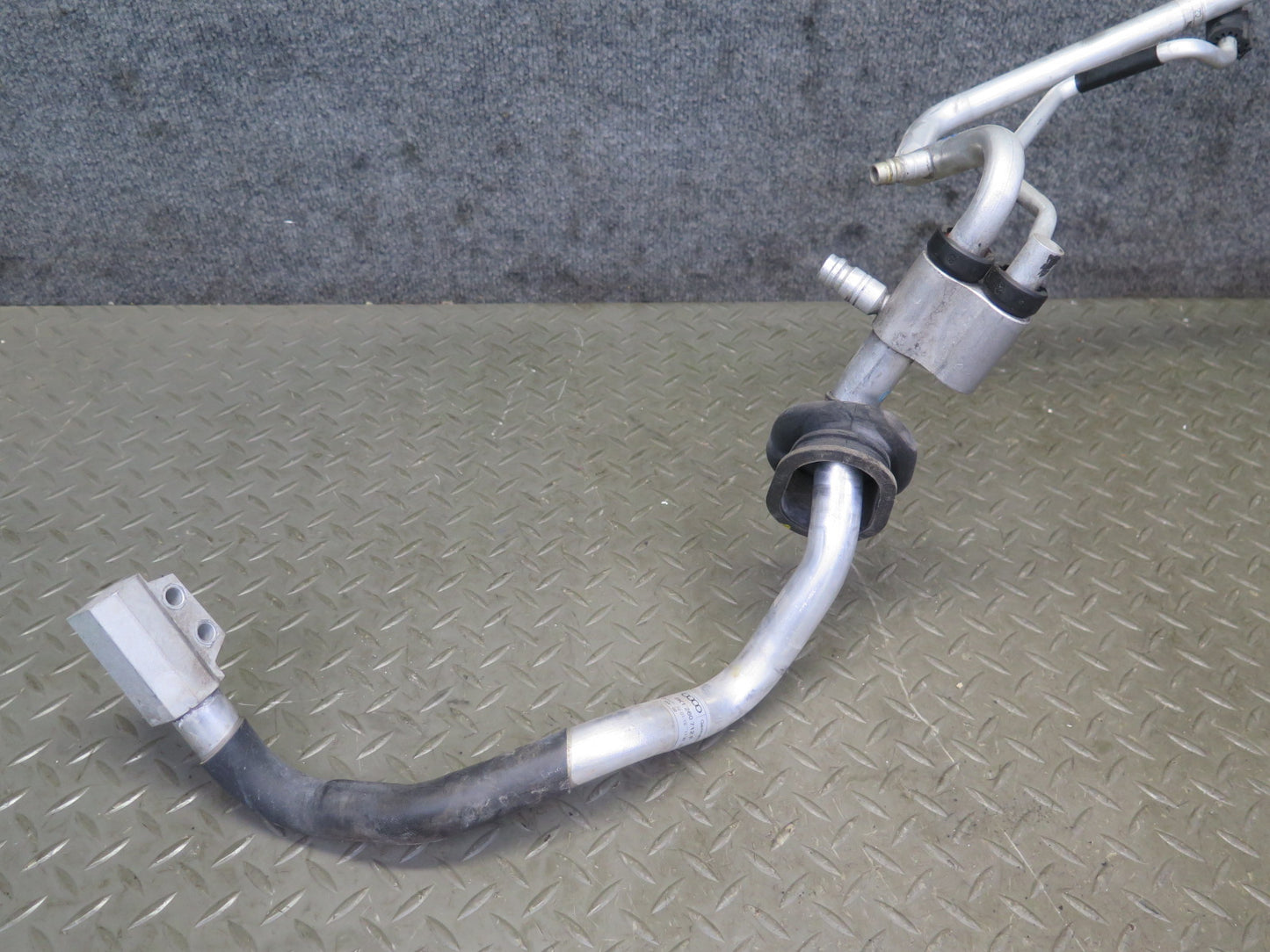 2010 Audi B8 S5 4.2L A/C Air Condition Hose Pipe Line Set OEM